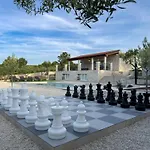 Maginja Sutivan