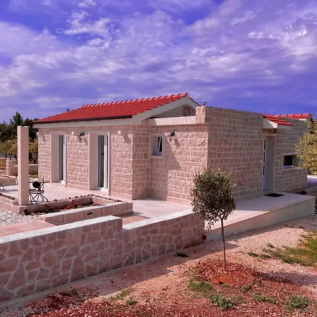 Maginja Villa Sutivan