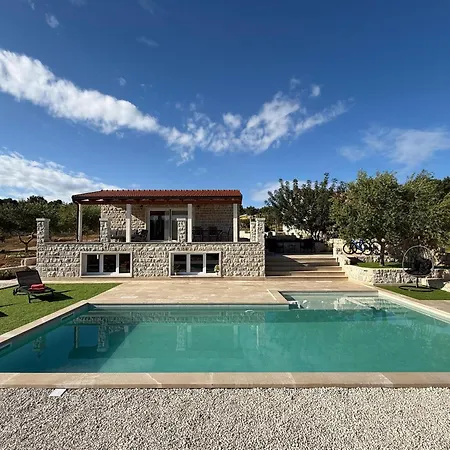 Maginja Villa