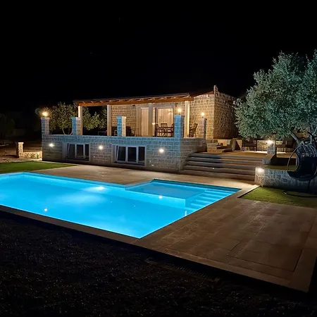 Villa Maginja Sutivan