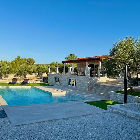 Maginja Villa Sutivan