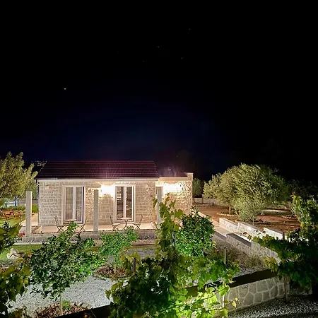 Maginja Villa *
